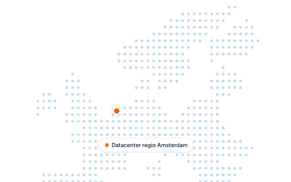 Een kaart van Europa in stippen met één oranje punt en het label Datacenter regio Amsterdam.