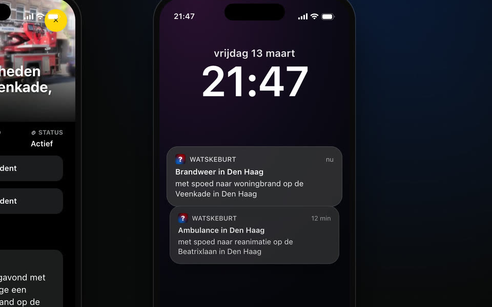 Twee pushmeldingen van Watskeburt op een vergrendelscherm: Brandweer in Den Haag, met spoed naar woningbrand op de Veenkade, en Ambulance in Den Haag.